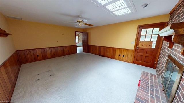 205 Meadowfield RD, Yorktown, VA 23692
