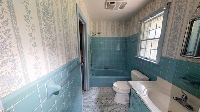 205 Meadowfield RD, Yorktown, VA 23692