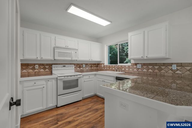3268 Indian Wells Lp S, Salem, OR 97302