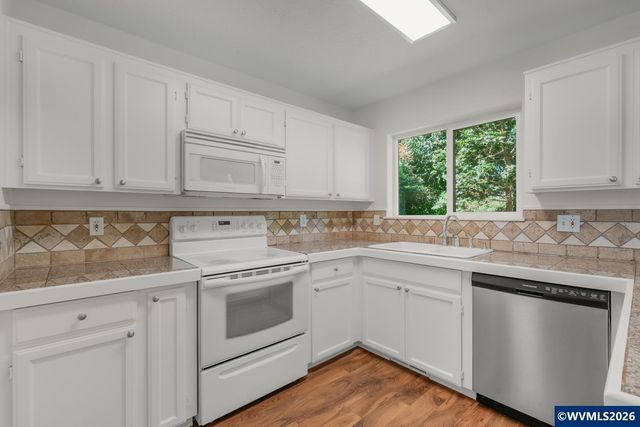 3268 Indian Wells Lp S, Salem, OR 97302