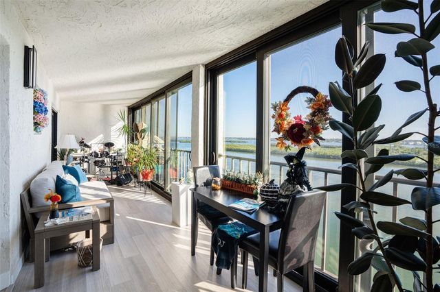 9397 MIDNIGHT PASS ROAD 905, Sarasota, FL 34242