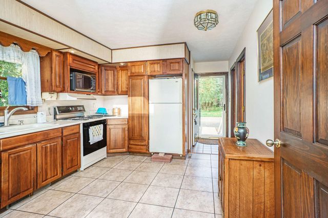 10139 Lucas Road, Three Rivers, MI 49093