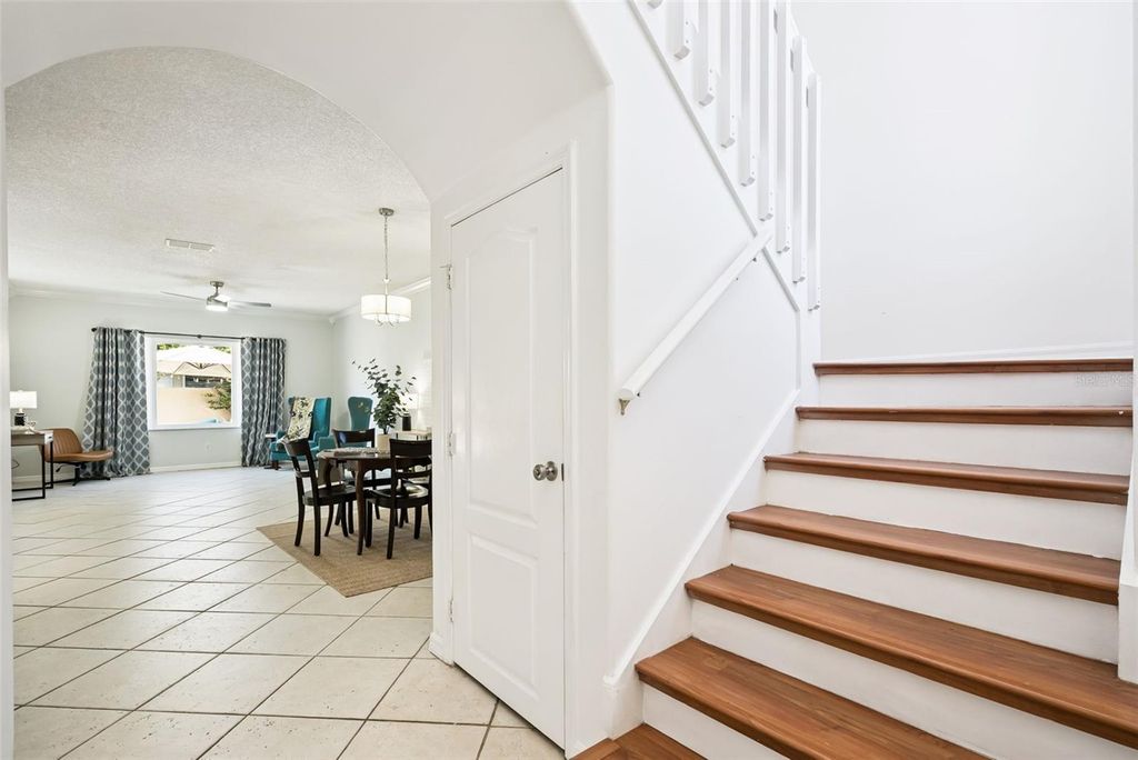 Image 2 of property listing at 14723 YORKSHIRE RUN DRIVE, Orlando, FL 32828