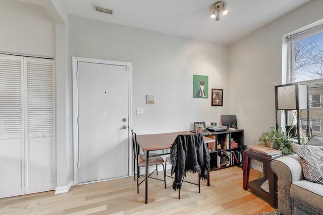 3105 W Argyle Street 3, Chicago, IL 60625