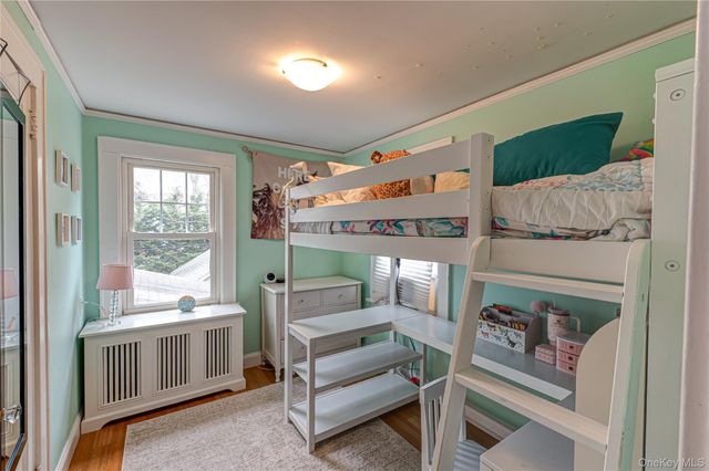 75 Bar Beach Road, Port Washington, NY 11050