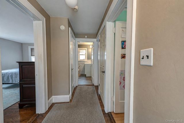 75 Bar Beach Road, Port Washington, NY 11050