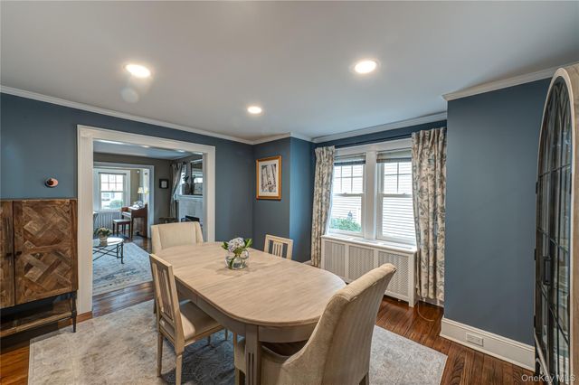 75 Bar Beach Road, Port Washington, NY 11050