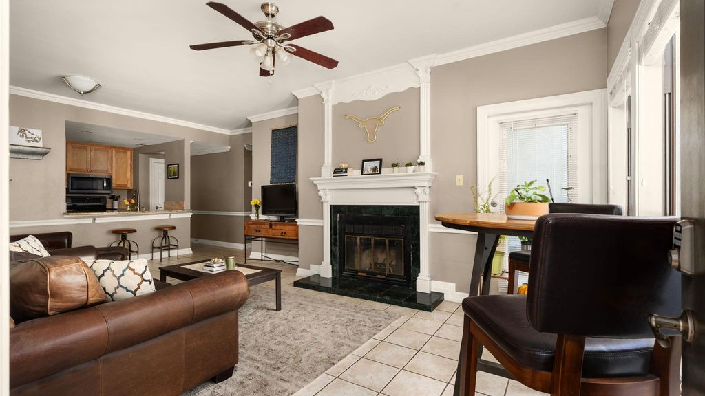 807 W 25th ST 207, Austin, TX 78705