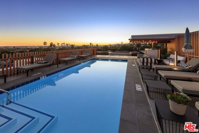 1250 N Fairfax Avenue 504, West Hollywood, CA 90046