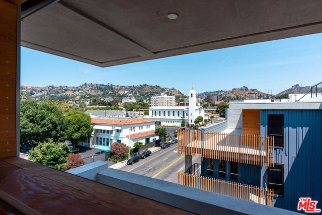 1250 N Fairfax Avenue 504, West Hollywood, CA 90046