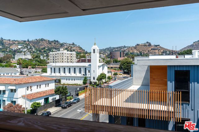 1250 N Fairfax Avenue 504, West Hollywood, CA 90046