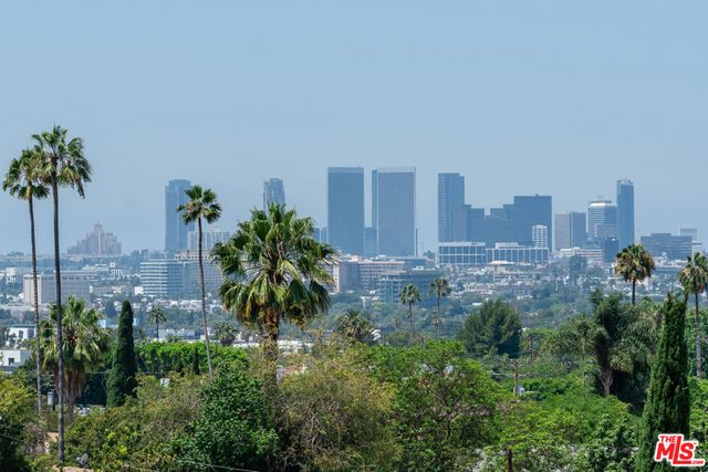 1250 N Fairfax Avenue 504, West Hollywood, CA 90046