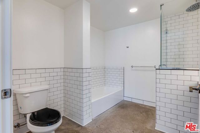 1250 N Fairfax Avenue 504, West Hollywood, CA 90046
