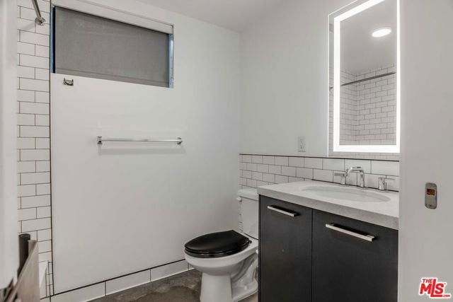 1250 N Fairfax Avenue 504, West Hollywood, CA 90046