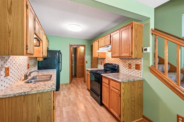 15242 Lesley Lane, Eden Prairie, MN 55346