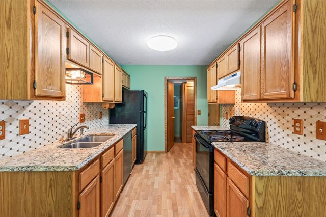 15242 Lesley Lane, Eden Prairie, MN 55346