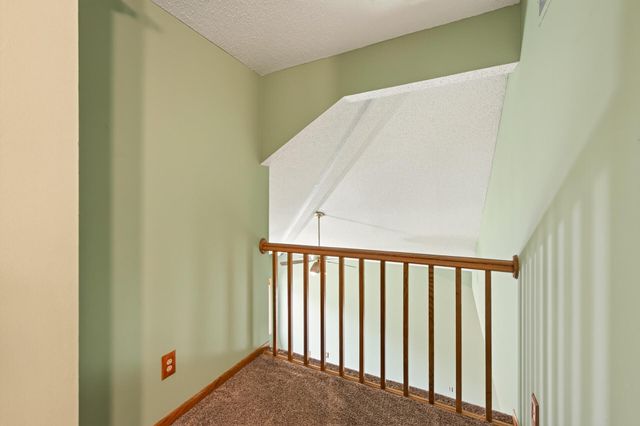 15242 Lesley Lane, Eden Prairie, MN 55346
