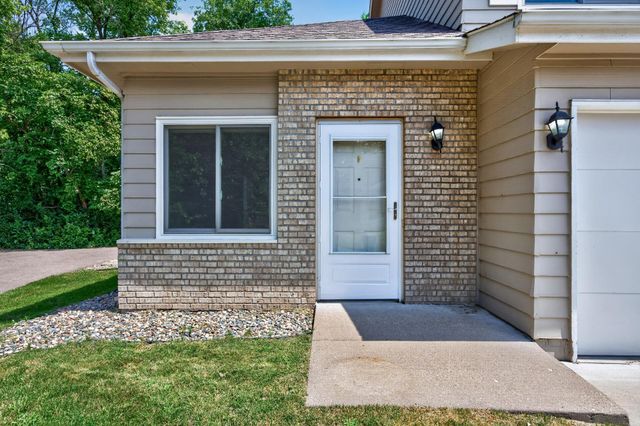 15242 Lesley Lane, Eden Prairie, MN 55346
