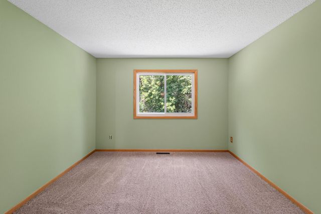 15242 Lesley Lane, Eden Prairie, MN 55346