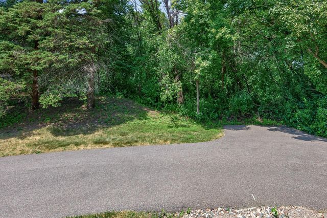 15242 Lesley Lane, Eden Prairie, MN 55346