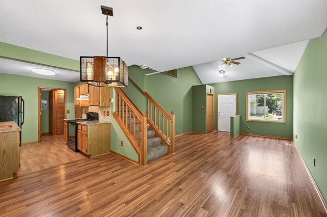 15242 Lesley Lane, Eden Prairie, MN 55346