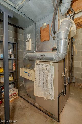 11805 Meadowlane Avenue NW, Uniontown, OH 44685