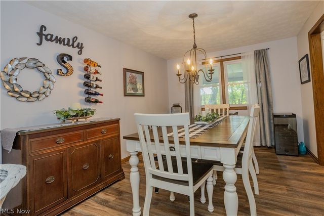 11805 Meadowlane Avenue NW, Uniontown, OH 44685