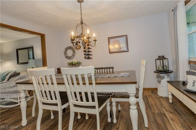 11805 Meadowlane Avenue NW, Uniontown, OH 44685