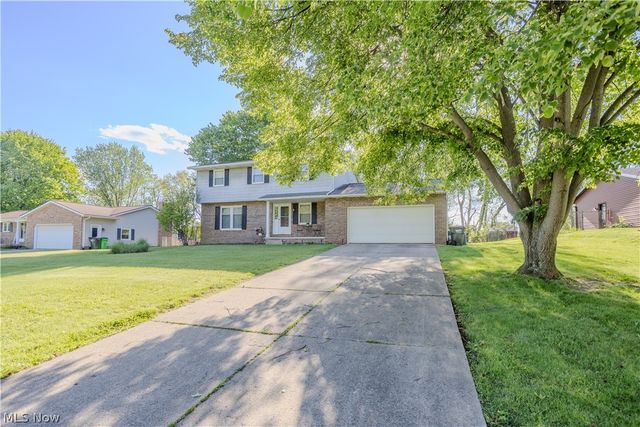 11805 Meadowlane Avenue NW, Uniontown, OH 44685