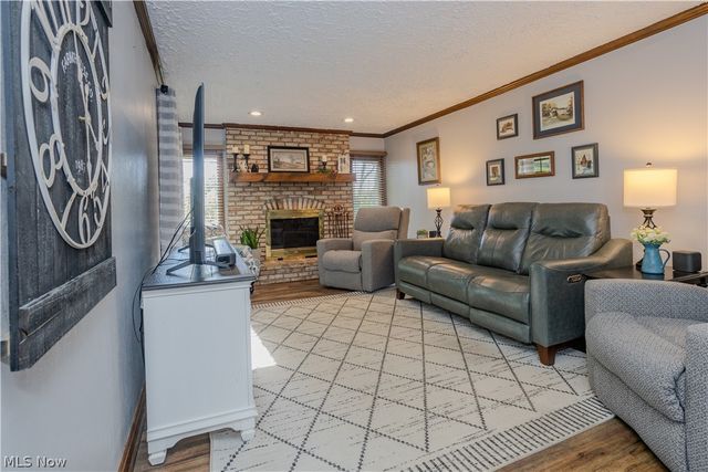 11805 Meadowlane Avenue NW, Uniontown, OH 44685