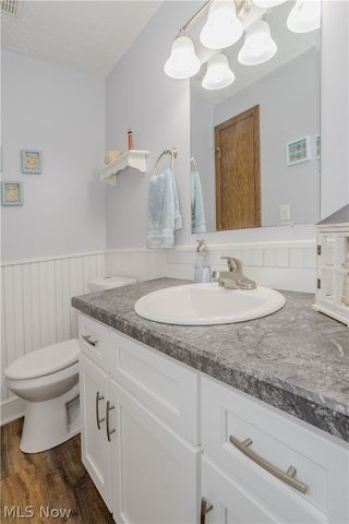 11805 Meadowlane Avenue NW, Uniontown, OH 44685