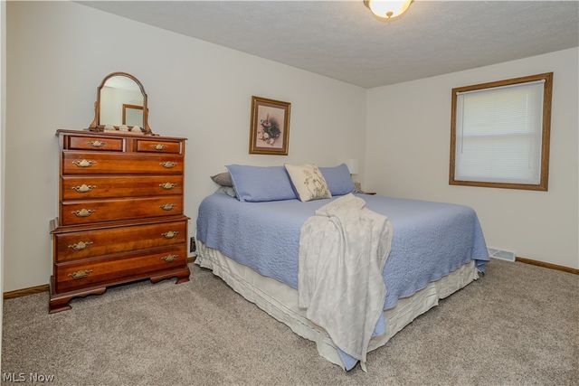 11805 Meadowlane Avenue NW, Uniontown, OH 44685