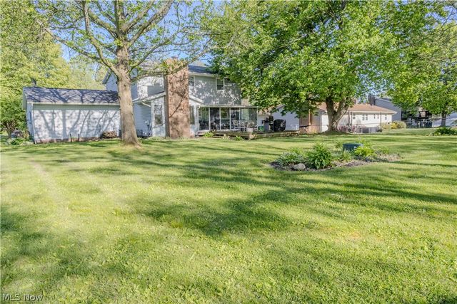 11805 Meadowlane Avenue NW, Uniontown, OH 44685
