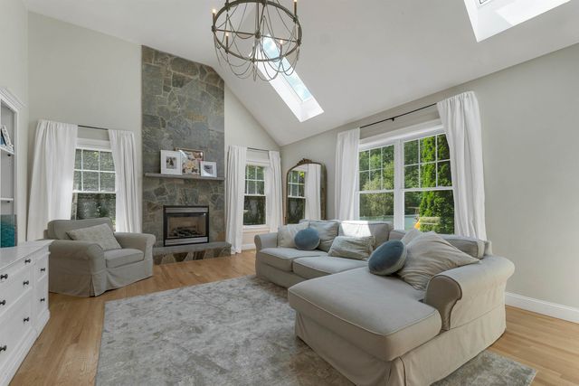 7 Hoyt Pond Road, Madbury, NH 03820