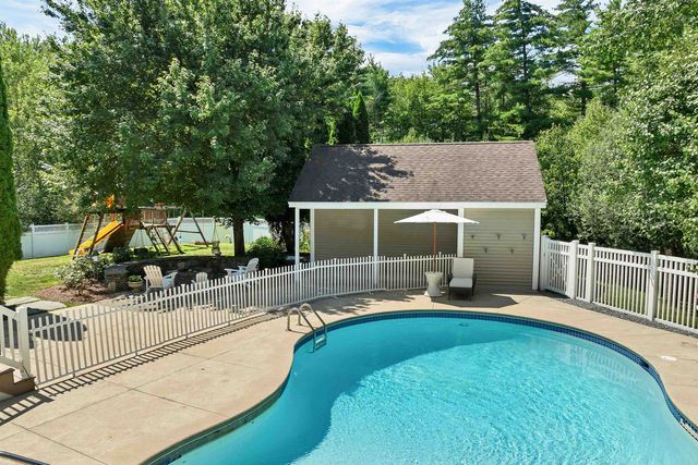 7 Hoyt Pond Road, Madbury, NH 03820