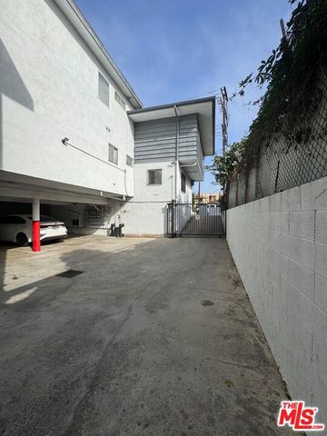 212 W Plymouth Street, Inglewood, CA 90302