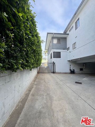 212 W Plymouth Street, Inglewood, CA 90302