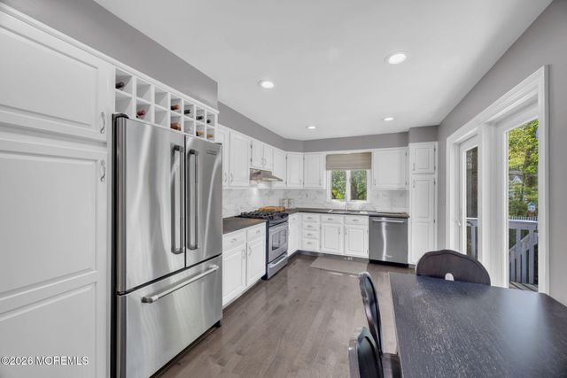 10 S Woodland Drive S, Fair Haven, NJ 07704