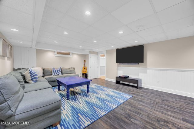10 S Woodland Drive S, Fair Haven, NJ 07704