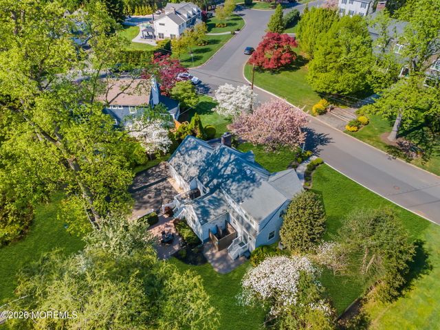 10 S Woodland Drive S, Fair Haven, NJ 07704