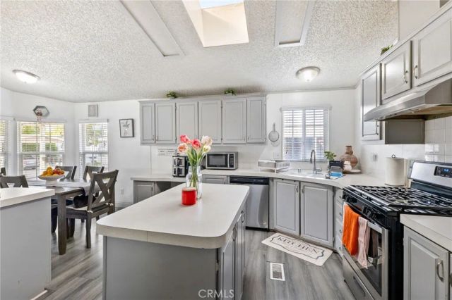 7717 Church 31, Highland, CA 92346