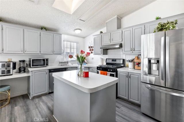 7717 Church 31, Highland, CA 92346