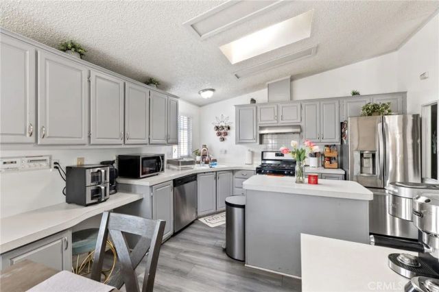 7717 Church 31, Highland, CA 92346