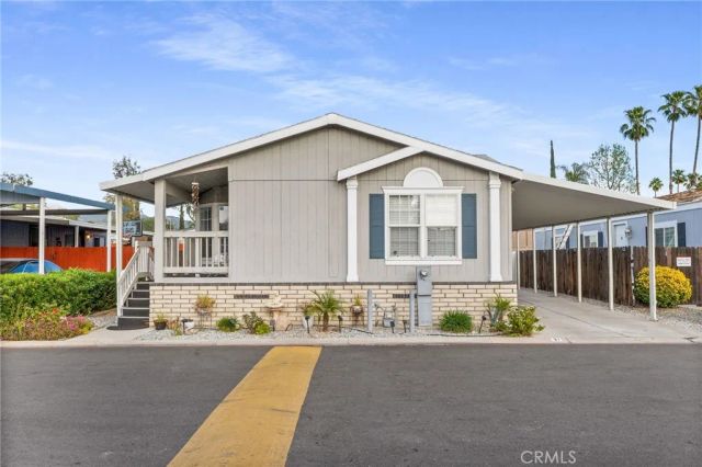 7717 Church 31, Highland, CA 92346