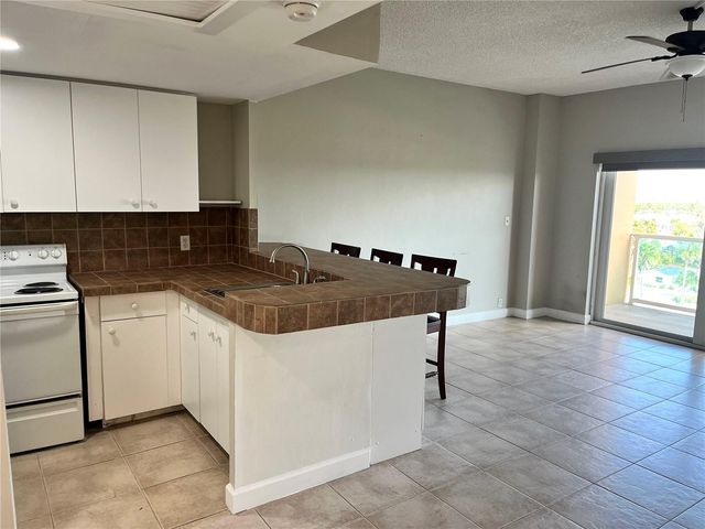 880 MANDALAY AVENUE C512, Clearwater Beach, FL 33767