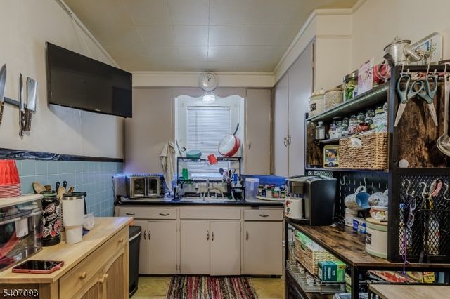 588 Harrison St, Rahway City, NJ 07065