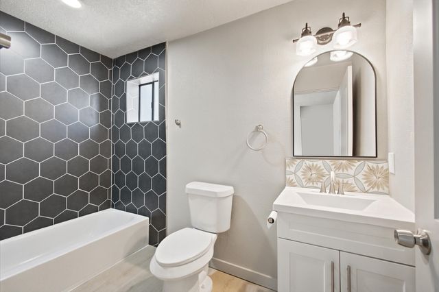 501 Veranda Road NW, Albuquerque, NM 87107