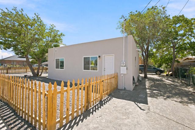501 Veranda Road NW, Albuquerque, NM 87107