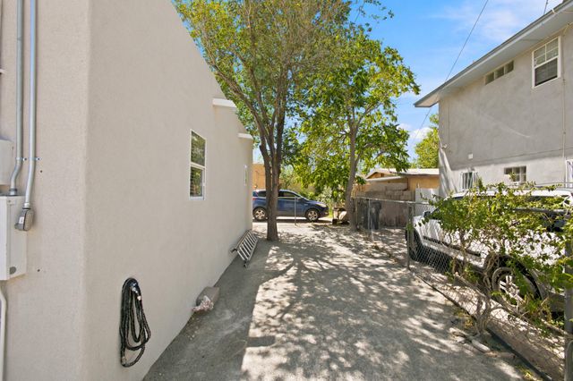 501 Veranda Road NW, Albuquerque, NM 87107