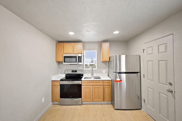 501 Veranda Road NW, Albuquerque, NM 87107